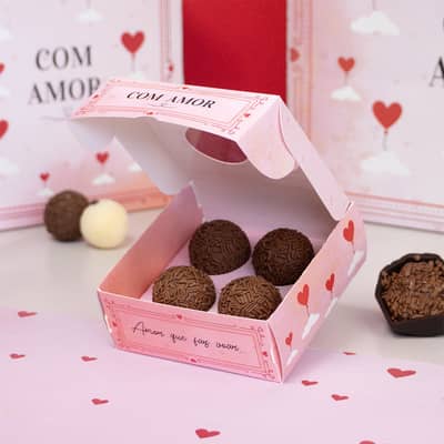 Caixa Para 4 Doces ou 1 Brownie, Com Visor e berço, COM AMOR - 10un - Imagem 2