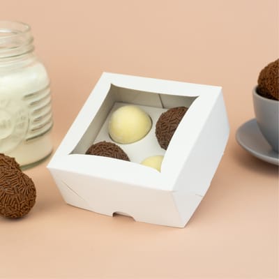 Embalagem para 4 doces 9x9x4cm com visor e berço, Branco - Basics