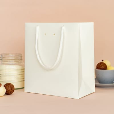 Sacola para Presente, “P” 18x10x20cm, Branca Basics – 10un