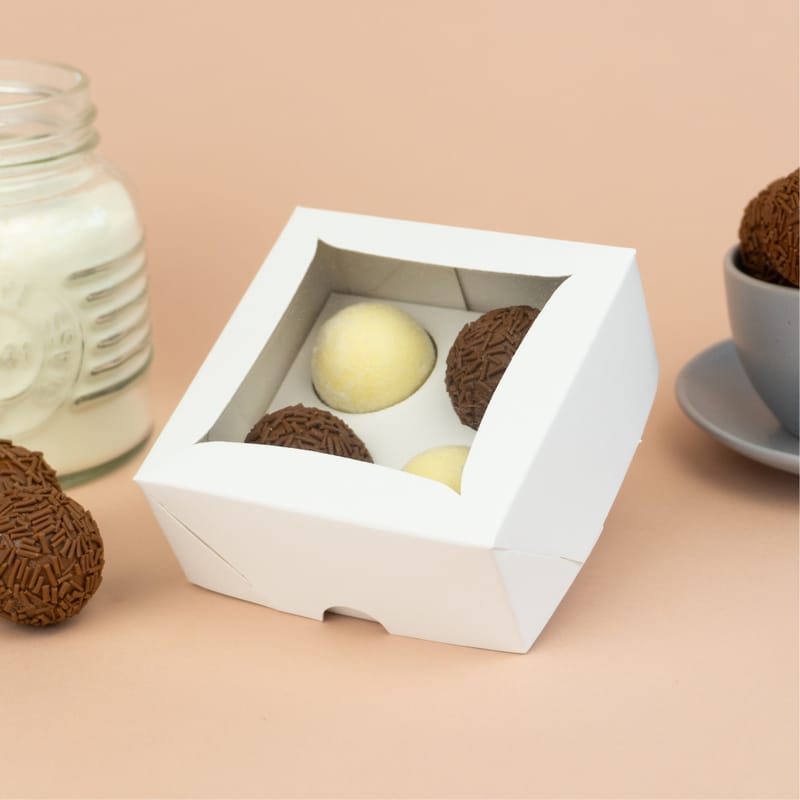 Embalagem para 4 doces 9x9x4cm com visor e berço, Branco - Basics
