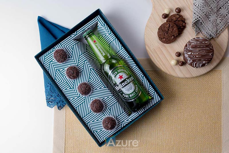35adb1d4380abb89dfa8ddb4dd692e4d.jpg Embalagem para Bebida e 5 Doces, CLASSIC - 10un - Imagem 1